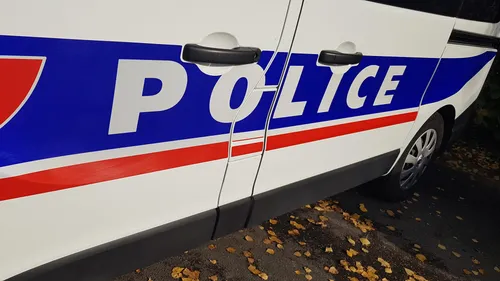 Voiture sur le toit et délit de fuite cette nuit à Rosendaël