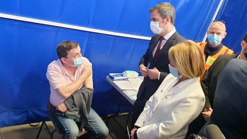 Les décisions prises par le Gouvernement face à la 5e vague...