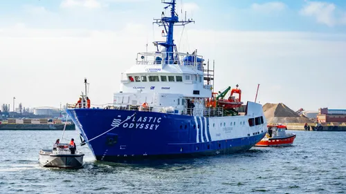 Le Plastic Odyssey, départ de Dunkerque pour sauver la planète