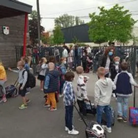 Entrées et sorties des écoles, les Gendarmes appellent les parents...