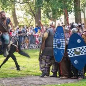 Les héros de Koh-Lanta et des années 90 sont là pour la Fête de la...