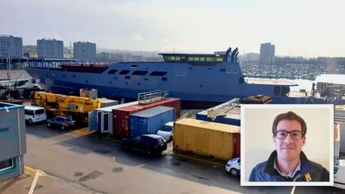 Un patrouilleur de l'armée française en construction aux chantiers...