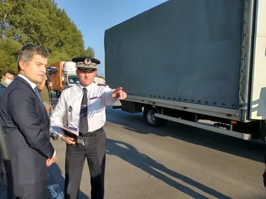 La visite de Gérald Darmanin pour évoquer la situation migratoire...