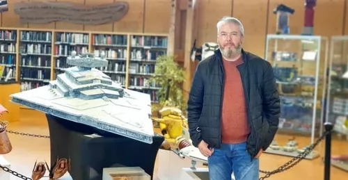 Vianney Colart expose ses maquettes de science-fiction à la...