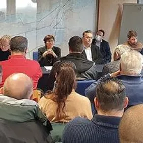 Brexit: la Ministre de la Mer rencontre des pêcheurs au CROSS Gris-Nez