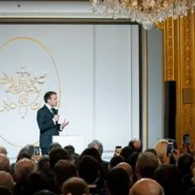 Emmanuel Macron annonce de nouvelles solutions à venir face à la...