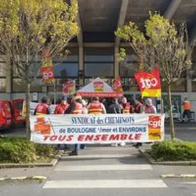 Cheminots et élus mobilisés ce jeudi pour défendre les guichets de...