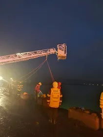 Un homme de 40 ans dans un état grave après une chute sur une péniche