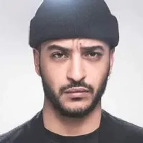 Slimane se retire des réseaux sociaux