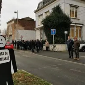 Le double combat des victimes de l’amiante se poursuit