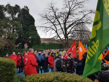 Plusieurs syndicats signent un accord avec la direction d'Arc sur...