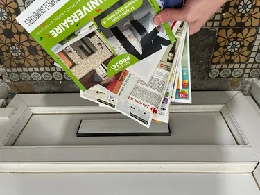 La fin des pubs qui débordent de votre boîte aux lettres, c'est...