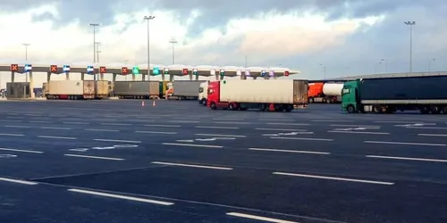 Avec 1 638 695 camions embarqués, le port s'est adapté au Brexit,...