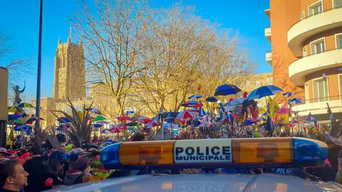Carnaval: une bande annulée ? Non, la balade des gens heureux !