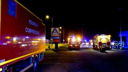 Le supermarché Aldi gravement endommagé à Bollezeele