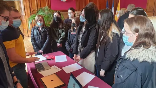 70 collégiennes et lycéennes sensibilisées aux métiers du...