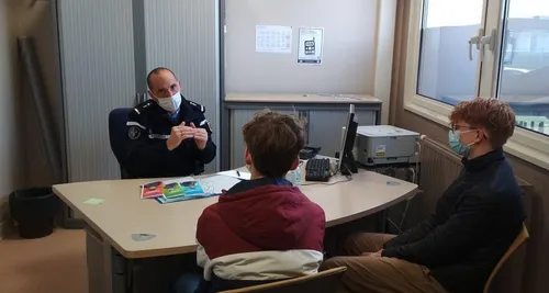 Les gendarmes se rapprochent des plus jeunes avec un nouveau...