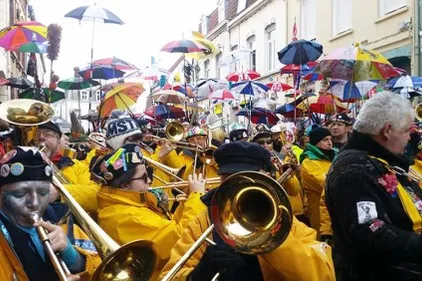 Annulation du carnaval : une décision qui passe mal