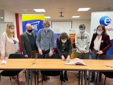 Trois jeunes boulonnais inaugurent le CEJ