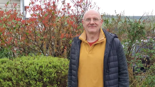 Table ronde sur les dispositifs d'aide aux malades de Parkinson, au...