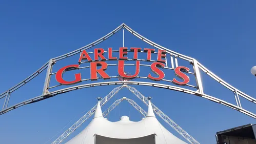Après 2 ans d'absence, le cirque Gruss de retour pour un spectacle...