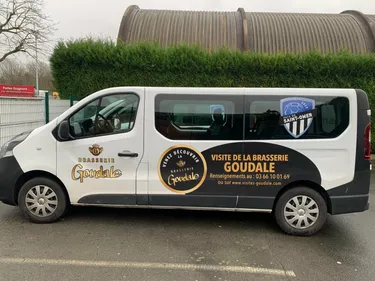Les minibus du club de foot de Saint-Omer vont ramener des réfugiés...