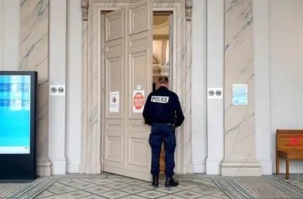 Cinq passeurs condamnés à des peines de 18 mois avec sursis à 2 ans...