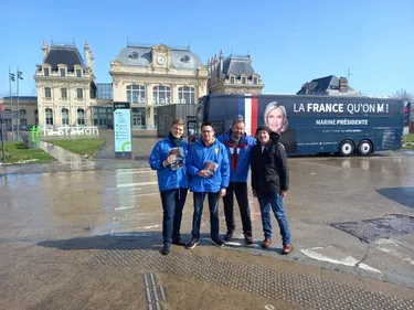 Face à l’appel à la mobilisation en faveur d'Emmanuel Macron des...