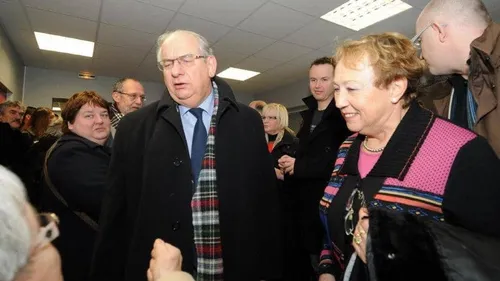 "Cumulard, Michel Delebarre ? Non, juste un grand travailleur" se...