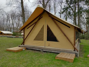 Des tentes Cabanon bientôt au camping de la Licorne ?