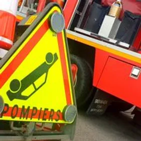 Attention, gros accident à Cappelle-Brouck, la RD 300 coupée à la...