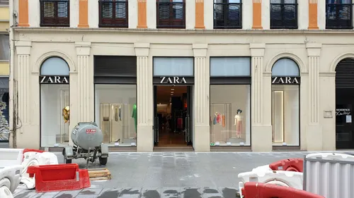 Zara ferme ses portes, le moral des salariées et la rue Victor Hugo...