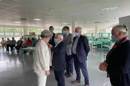 Des médailles pour les salariés du centre hospitalier de la région...