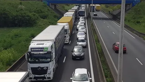 Fin d'accident sur l'A16 : les deux voies sont rouvertes à la...