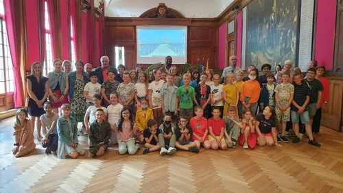 Les élèves de l'école Bucaille demandent au maire une fontaine à...