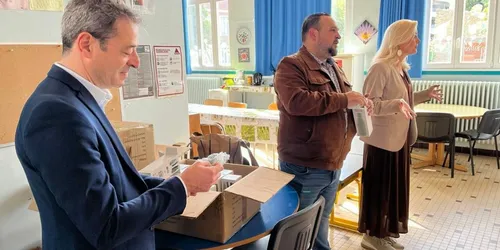 Distribution gratuite de gourdes pour inciter à consommer l’eau du...