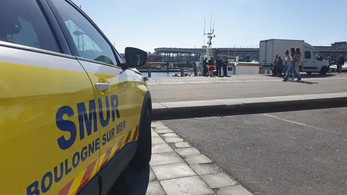 Un homme secouru dans le port de Boulogne