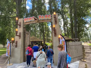 Des dinosaures débarquent au Fort-Louis