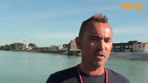 La canote pour la plus petite traversée d'Europe