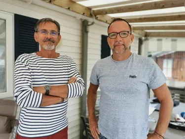 Les résidents et riverains du camping de la Licorne déposent des...