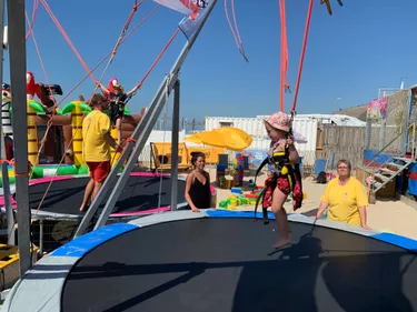 Un club de plage imaginé avec le Journal de Mickey