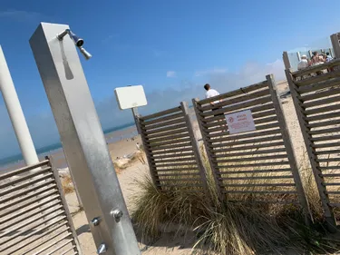 Les douches fermées sur la plage de Wissant
