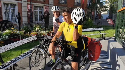 Deux amis vont pédaler 2622km contre le cancer, au départ de...