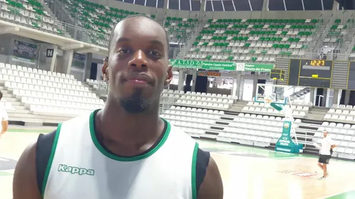 ESSM: bosseur, solide derrière, efficace devant, Noé Abouo veut...