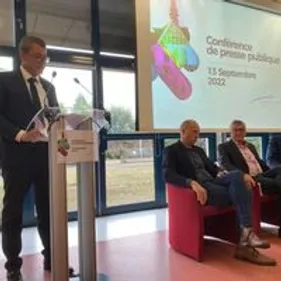 Pour le nouveau directeur de l'Etablissement Public de Santé...