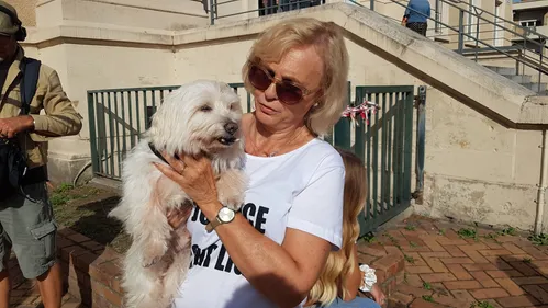 Six mois de prison avec sursis pour l’adolescente qui avait jeté un...