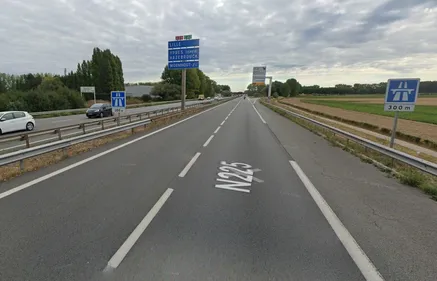 Une voiture en contre-sens sur l'A25