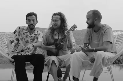 Bigflo & Oli retrouvent Julien Doré dans une version acoustique de...