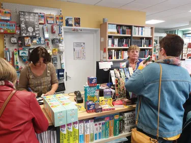 Aux bonheurs des petits et des grands, la Librairie Lamartine et...