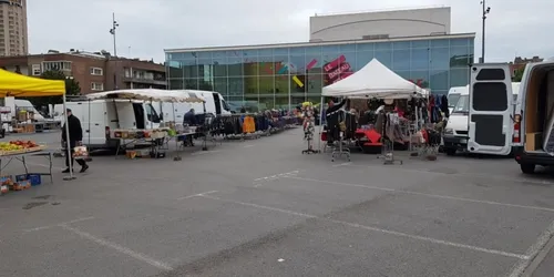 Un marché de Dunkerque plus petit mais plus convivial assure la mairie
